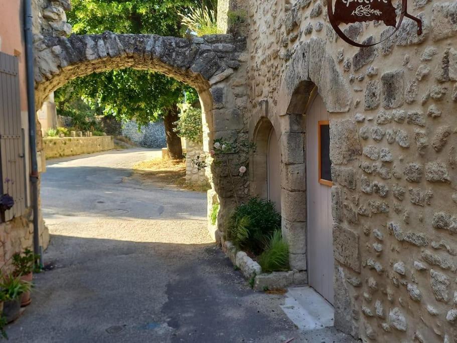 Le Clos Du Rempart - 2 A 4 Pers. Saint-Restitut Экстерьер фото