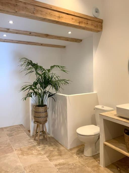 Le Clos Du Rempart - 2 A 4 Pers. Saint-Restitut Экстерьер фото